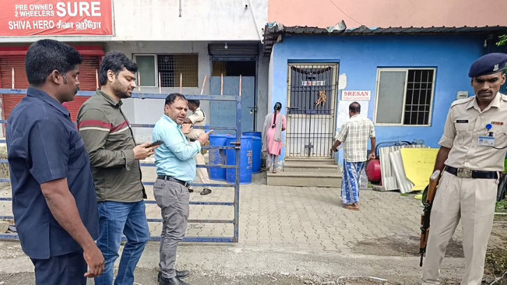 https://www.salarnews.in/public/uploads/images/newsimages/maannewsimage13102025_202600_Sreesan Pharna.png